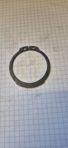 Pierścień segera podwójnego złącza mostu przedniego - 0.900.0091.0